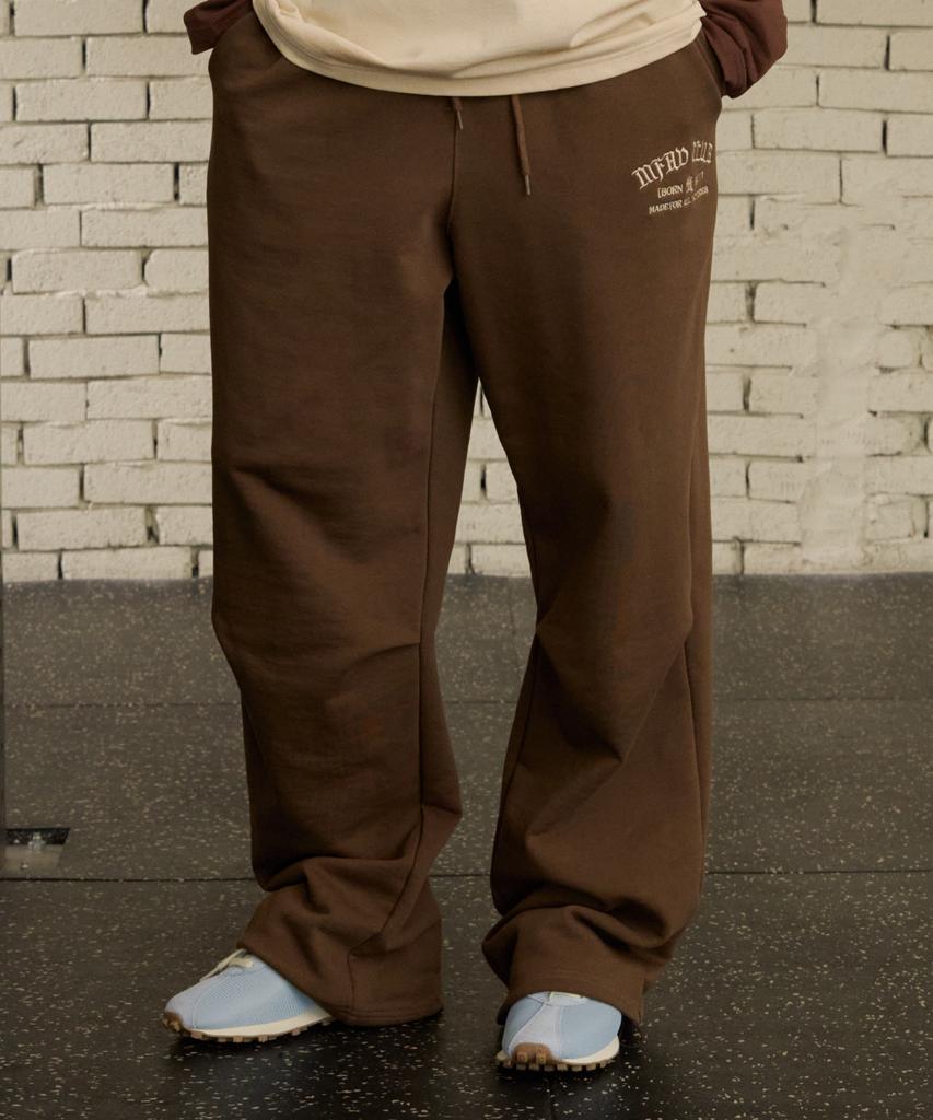 Empebeu Iconic Emblem Sweatpants Brown