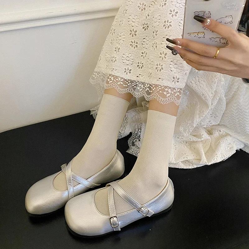 

Модная женская обувь Модный бренд Ремешок с пряжкой Женские туфли-лодочки Элегантные балетки Женские удобные туфли на плоской подошве с круглым носком Однотонные туфли на низком каблуке 40 серебряный
