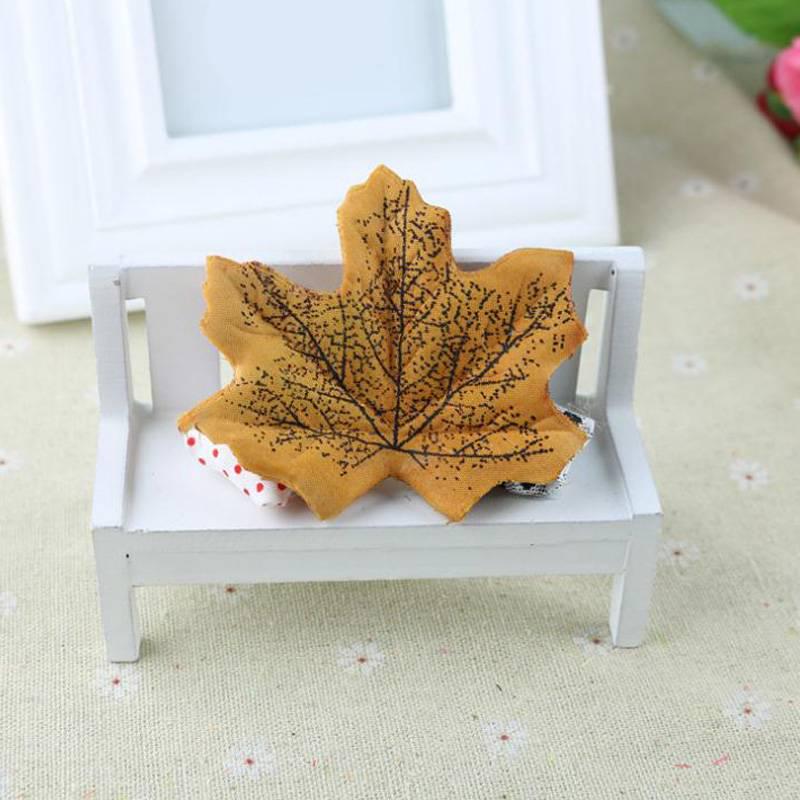 100 Stück Herbst Seidenblätter Hochzeitsfeier Herbst Ahorn Künstliches Blatt Pflanzendekoration Foto-Requisiten ARI