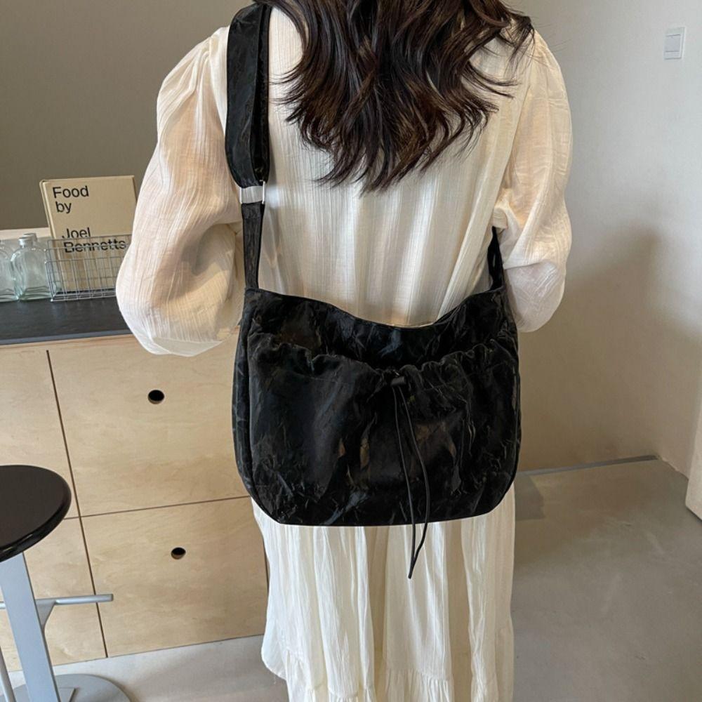 Large Capacity Drawstring Shoulder Bag Zipper Casual Crossbody Bag Nylon Shoulder Bag Travel