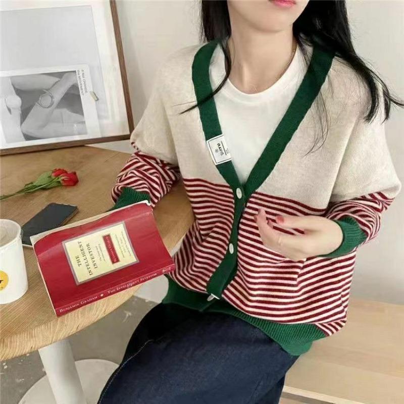 

Ленивый стиль V-образный вырез полосатый вязаный кардиган для женщин весна и осень свободный и универсальный утягивающий свитер куртка модный One Size зелёный
