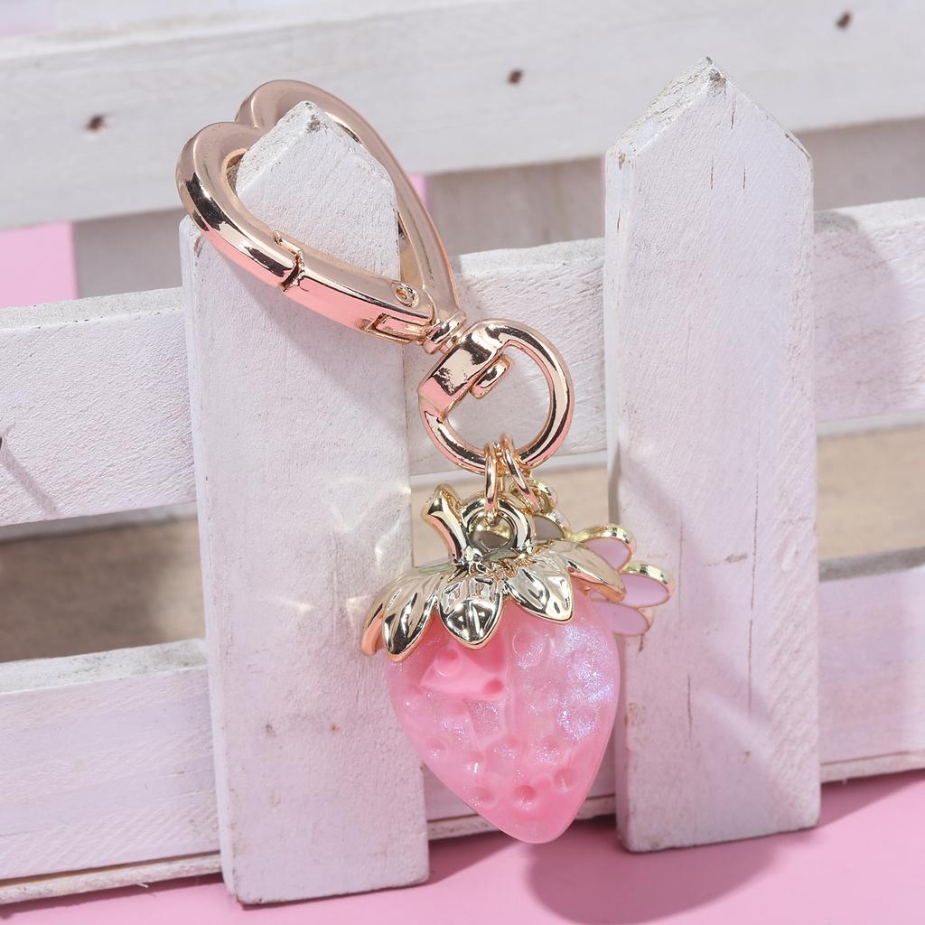 Cute Strawberry White Daisy Keychain Y2k Fruit Kawaii Heart Flower Keyring Backpack Pendant Men Women Jewelry Gifts