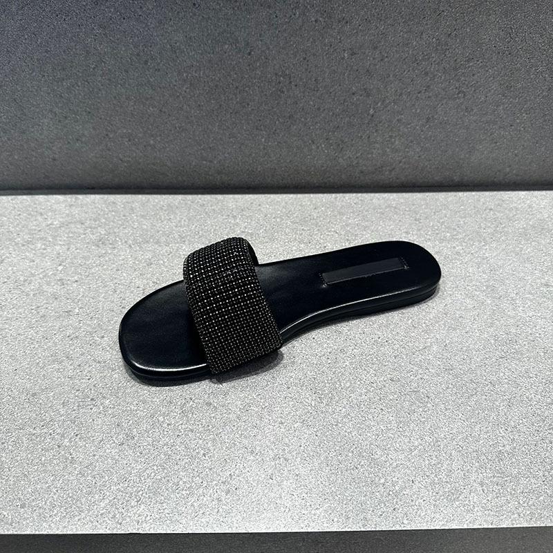 Xiao C has the same high-end purple rhinestone cool slippers for women's summer wear 2025 new versatile French flat slippers