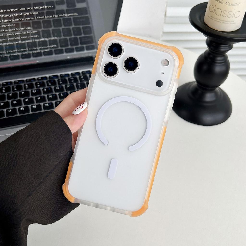 The new Apple 11Pro acrylic skin-feeling oil magnetic mobile phone case is suitable for translucent matte airbag case.