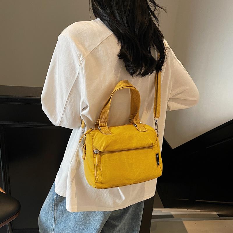 2025 New Fashion Versatile One Shoulder Crossbody Bag Women's Light Casual Small Bag Large Capacity Commuter Handbag Women's