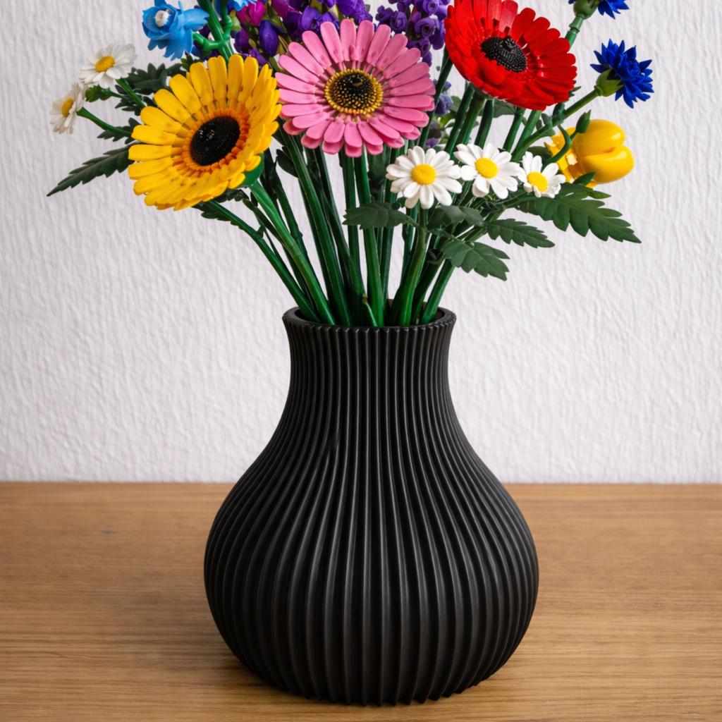 Decorative black vase for dry/block flowers