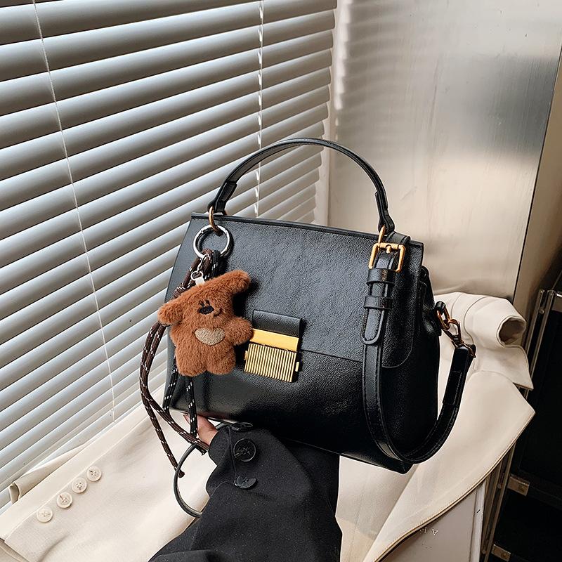 High-end fashion handbag women's new niche versatile shoulder messenger bag commuter bag