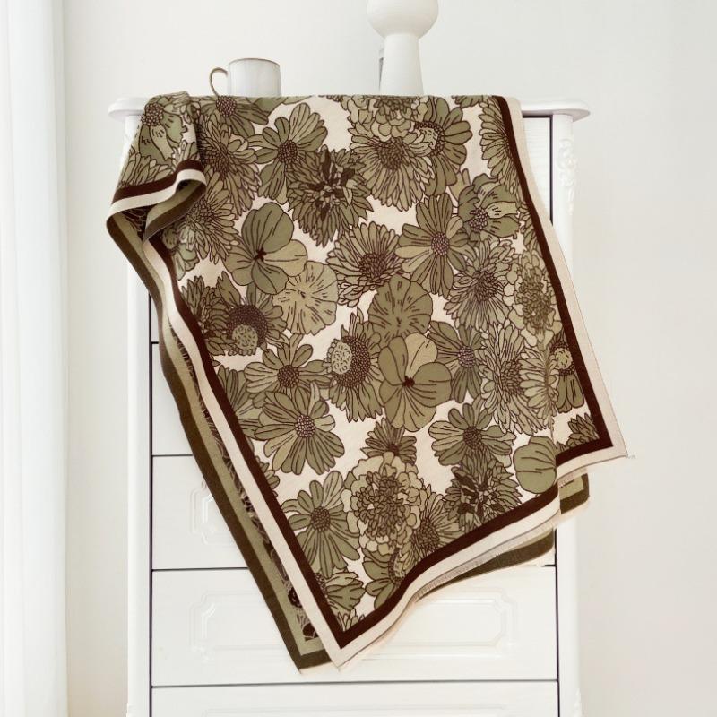 New little fresh girl style small daisy imitation cashmere scarf winter travel warm women shawl