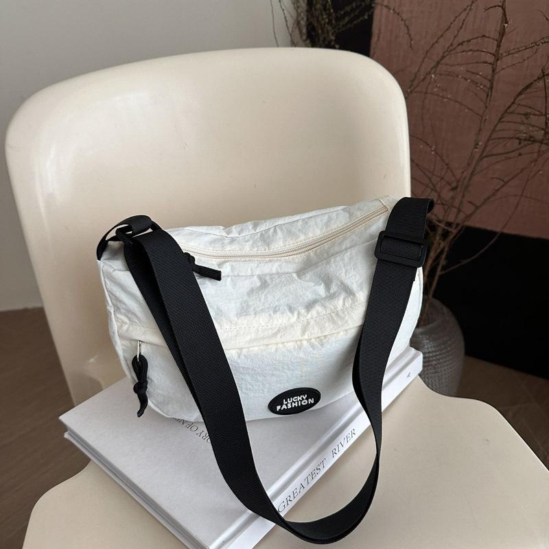 Fashion commuter large-capacity shoulder bag women's new summer new rest foreign style casual fashionable small square bag