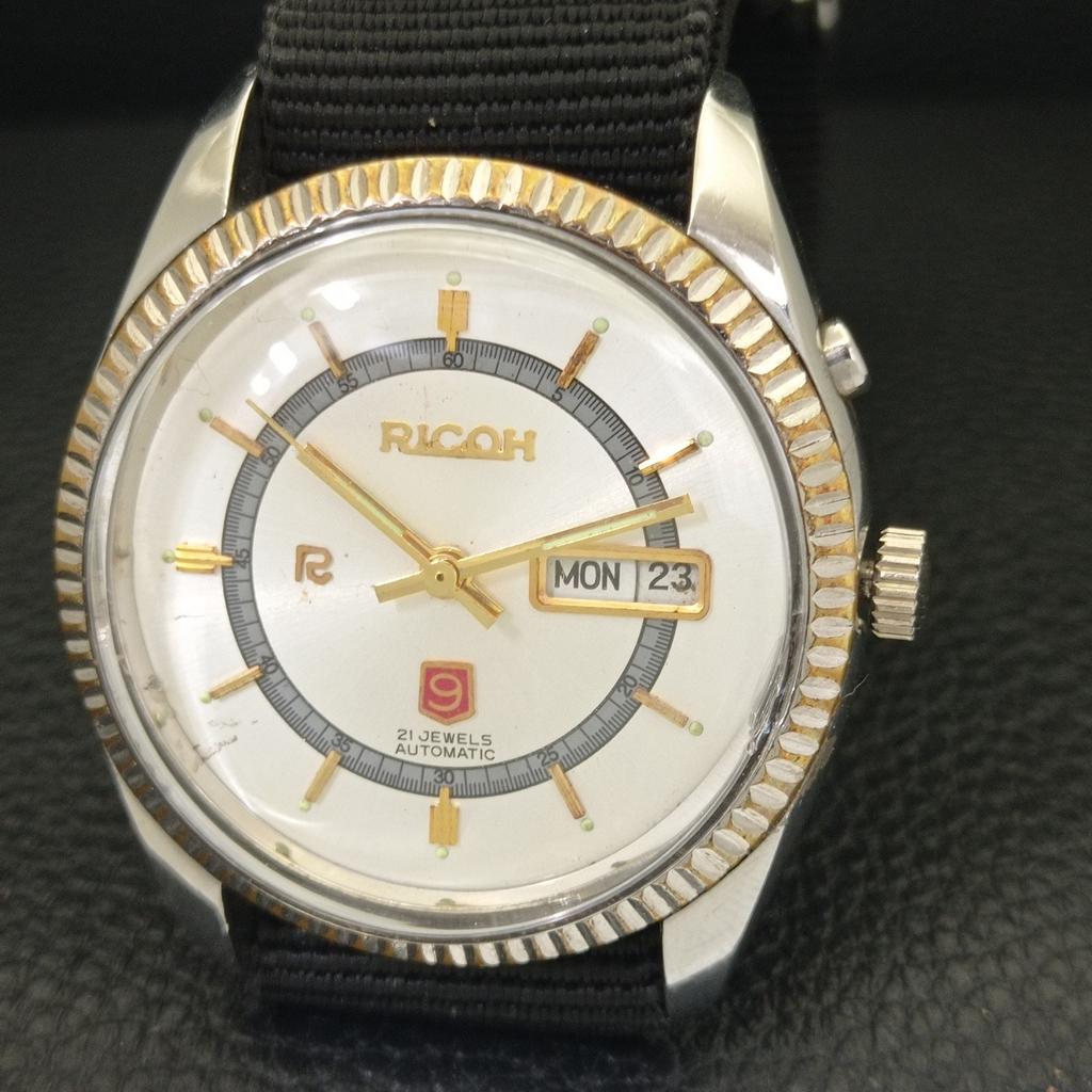 AUTOMATIC VINTAGE RICOH R31 JAPAN MENS SILVER COLOR DIAL WATCH A701953-5 R207-a701953
