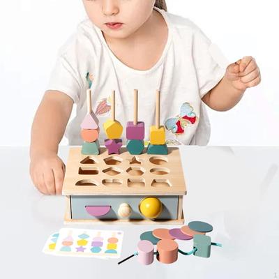 Holzperlen-Sequenzierungsspielzeug, Vorschullernen, Schnüren und Stapeln von Blöcken, passende Form