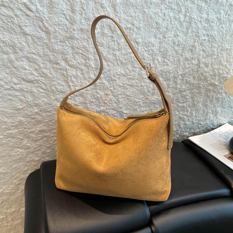 Large Capacity Bag Women's Autumn and Winter 2025 New Retro Versatile Shoulder Messenger Bag Casual Commuter Tote Bag Women's Bag