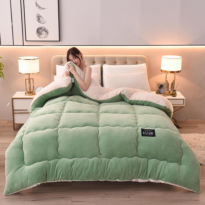Plush Velvet Lambswool Blanket - Thickened Snowflake Quilt for Winter and Spring