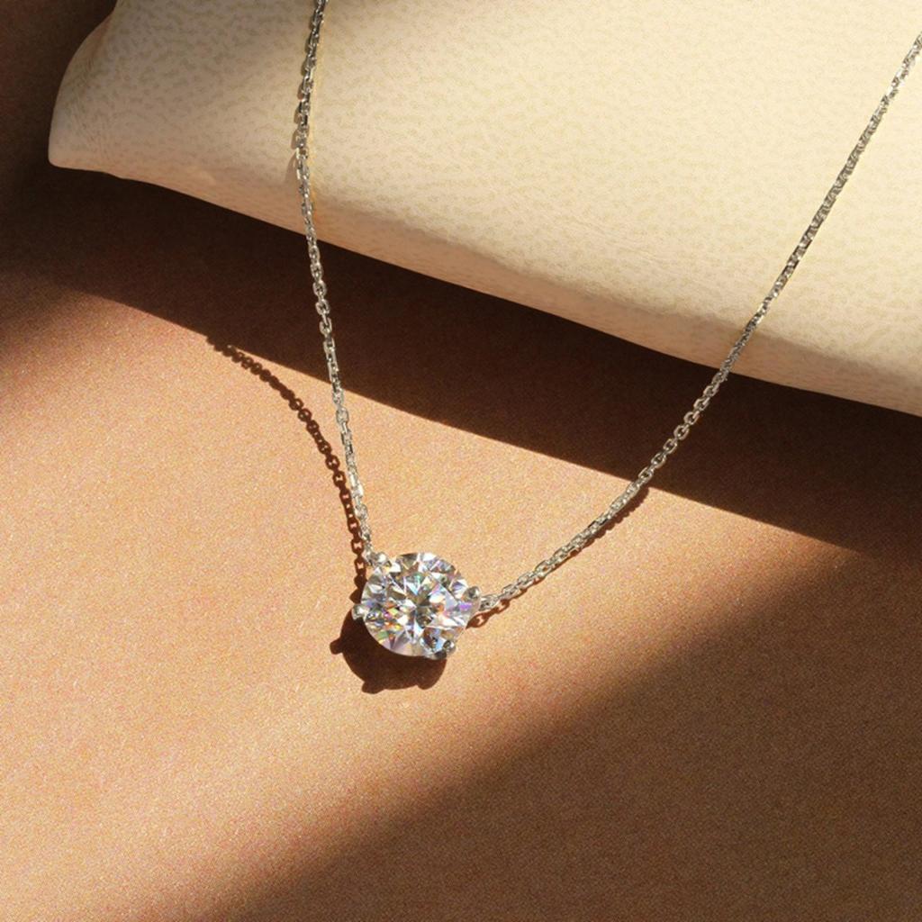 Ladies' Pendant Necklace, Circular Synthetic Zircon Design, Minimalist Daily Jewelry, Elegant Collarbone Chain, Holiday Gift Giving