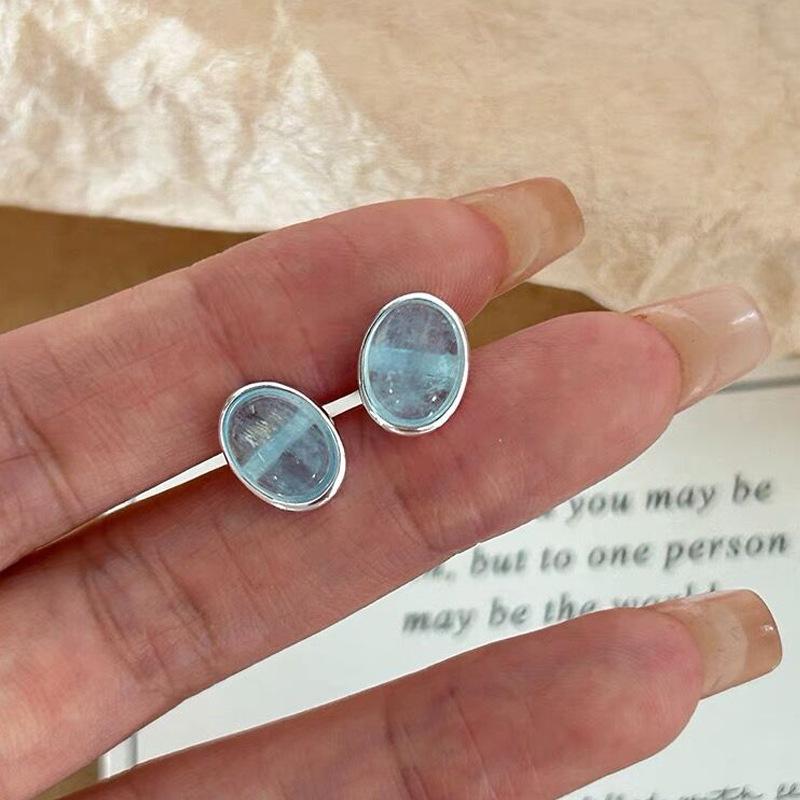 Boucles d'oreilles Clous Ovales Aigue-marine en Argent Sterling S925 pour Femmes - Style Élégant, Polyvalent et Cool.