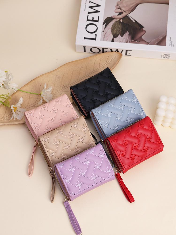Women's Tri-fold Wallet: Simple Fashion, Embroidered Heart Design, Multi-Card Slots, Money Clip