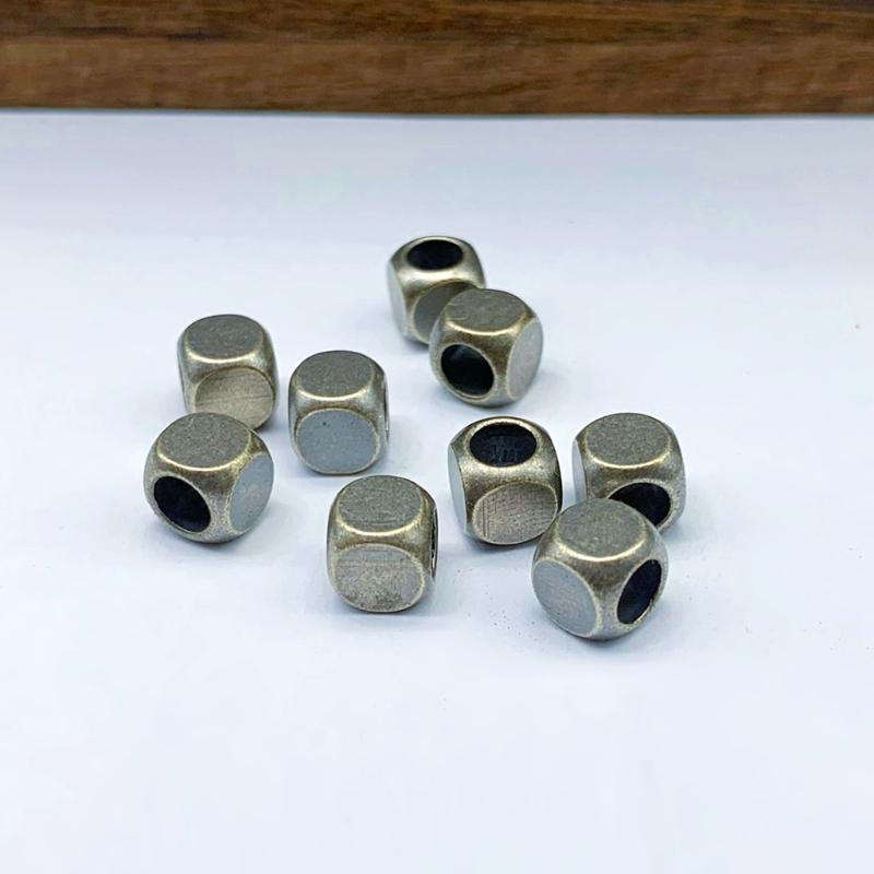 Balení 20 měděných izolačních mosazných korálků Příslušenství Kulaté/Čtvercové Korálky na šňůrku Paracord pro DIY výrobu šperků