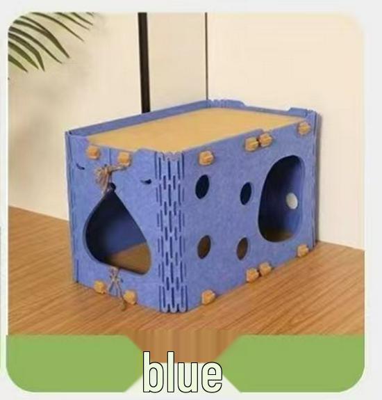 Breathable Felt Cat Bed with Large Scratching Area and Comfortable Toys