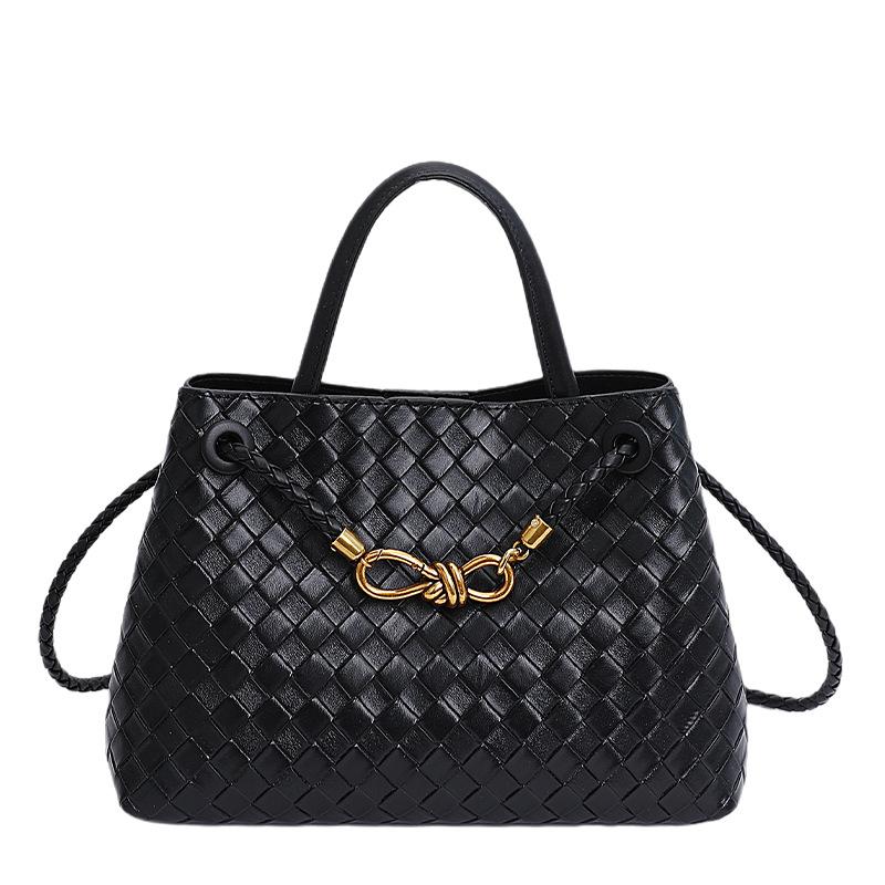 This Year, the Popular Super-hot Small Bag Women's 2025 New Autumn and Winter Versatile Messenger Bag Portable Commuter Bucket Bag