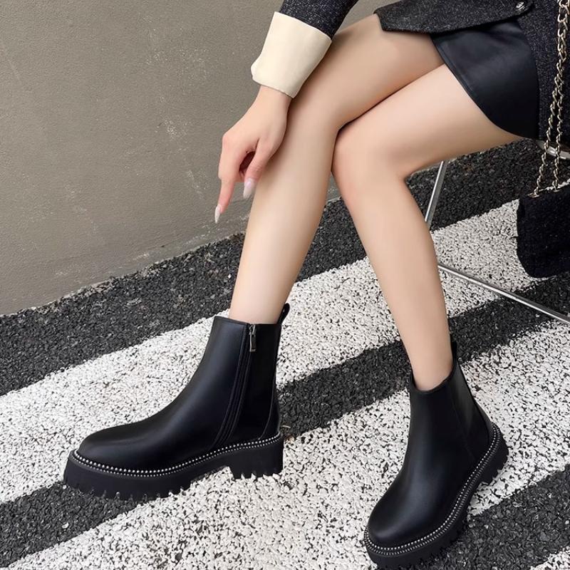 British style women's boots for autumn and winter 2025, new side zipper leather short boots, black versatile thick sole