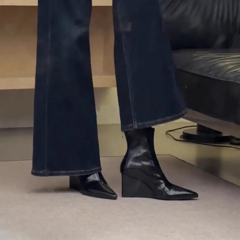 Botki na koturnie Jesień Zima Nowe Szpiczasty nosek Wodoodporne Tylny zamek Miękka podeszwa Obcisłe kozaki