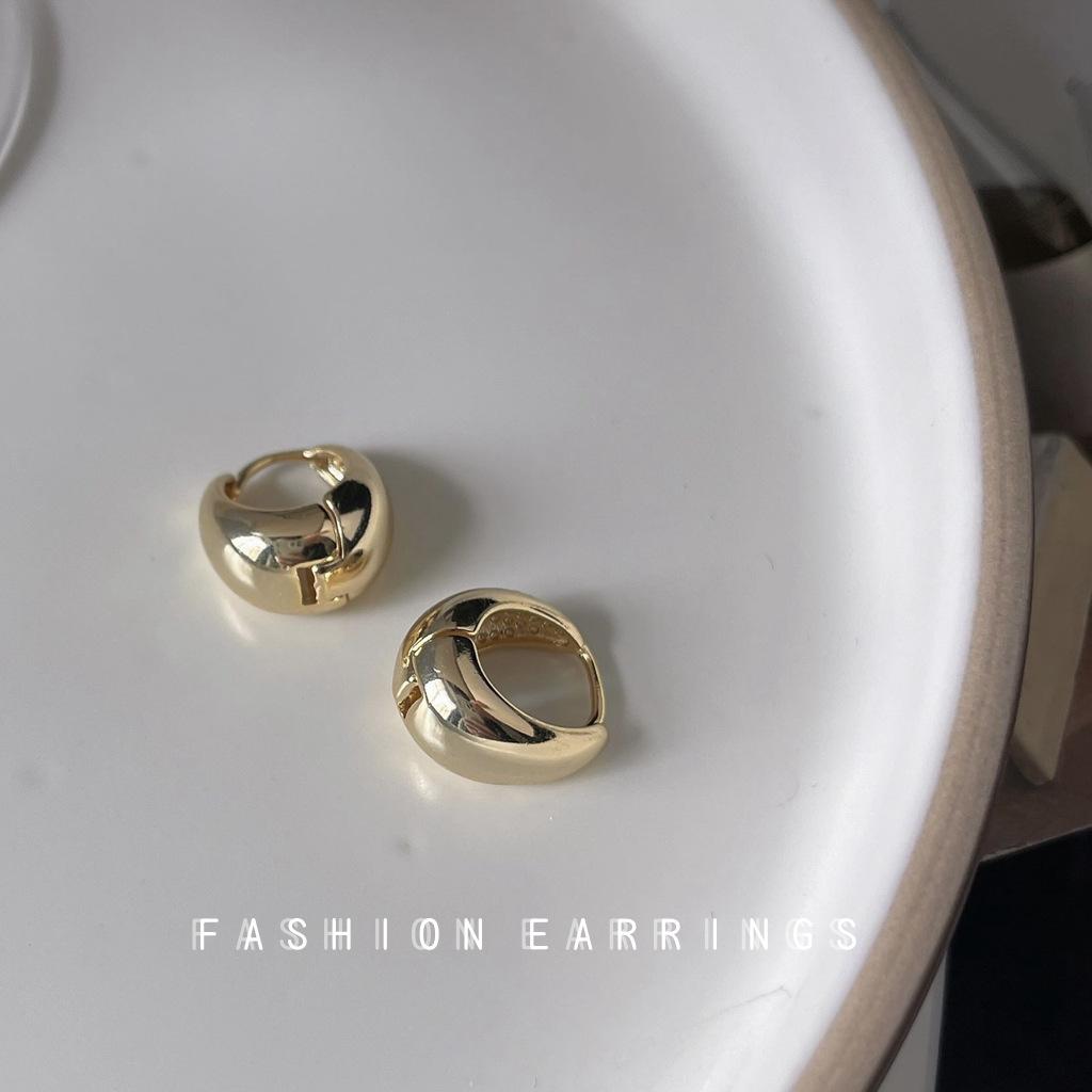 

Серьги с гладким гальваническим покрытием 14K и металлическим ощущением во французском минималистском стиле для женщин 1 pair золотой