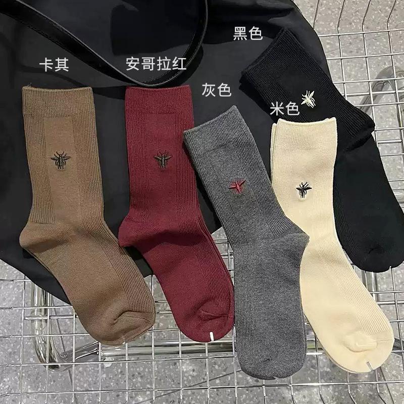 Korean High Luxury Bee Embroidery~ Internet Celebrity Ankela Red Tube Socks Trend Explosion Pure Cotton Stockings One size чёрный