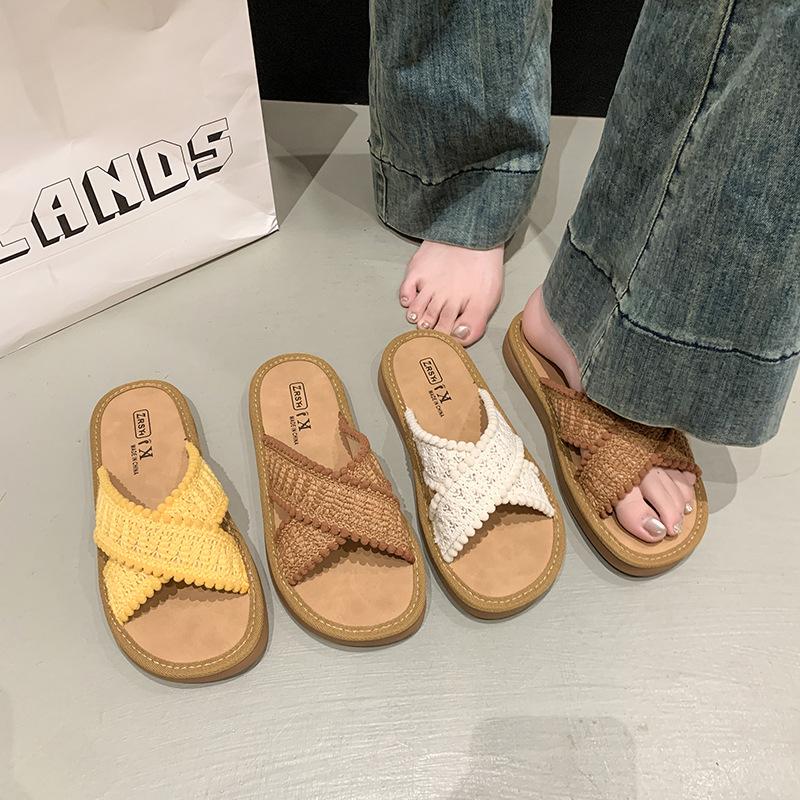 Thick-soled slippers women wear beach tide non-slip breathable vacation new wind 2025 summer simple cool slippers ins