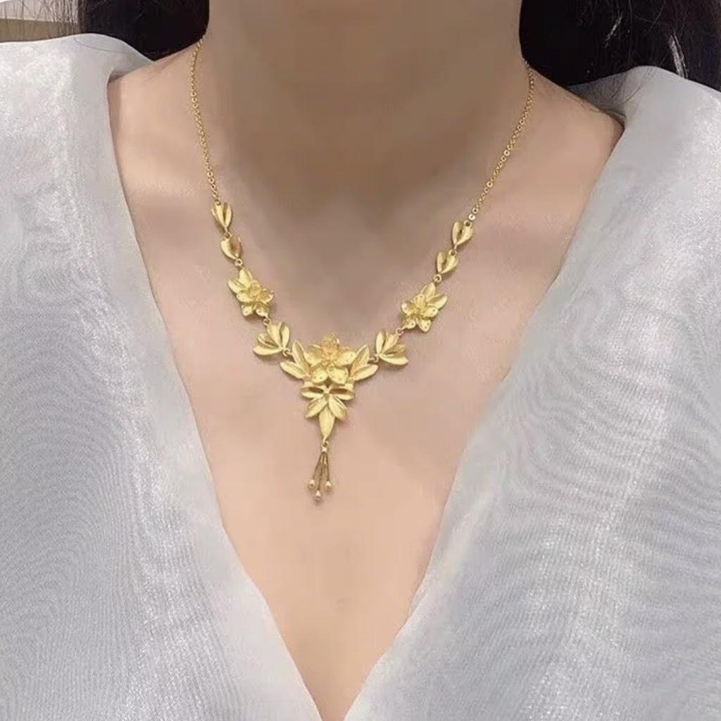 Gold-Plated Fine Chains Necklace Strong Sand Gold Flower Moon with Trendy Bridal Wedding Fairy Tassel for Holidays and Events