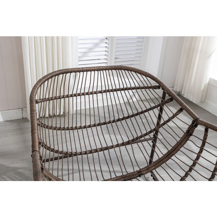 Venkovní houpací křeslo s tlustým sedákem, vhodné na balkony, verandy, zahrady a dvorky. Šedý model.