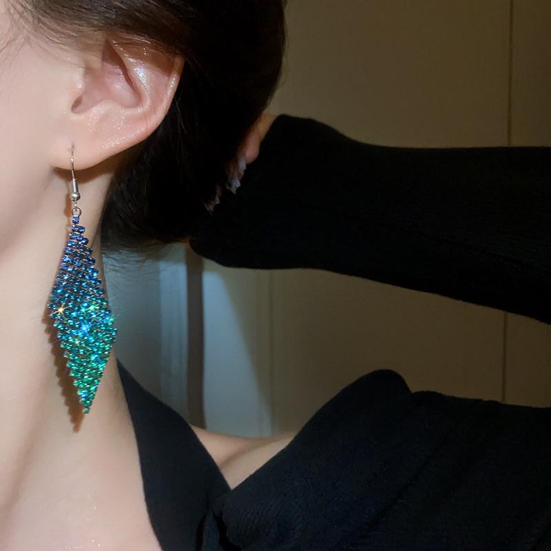 European Palace Rhinestone Feather Dangle Earrings - Elegant & Fashionable Geometric Jewelry