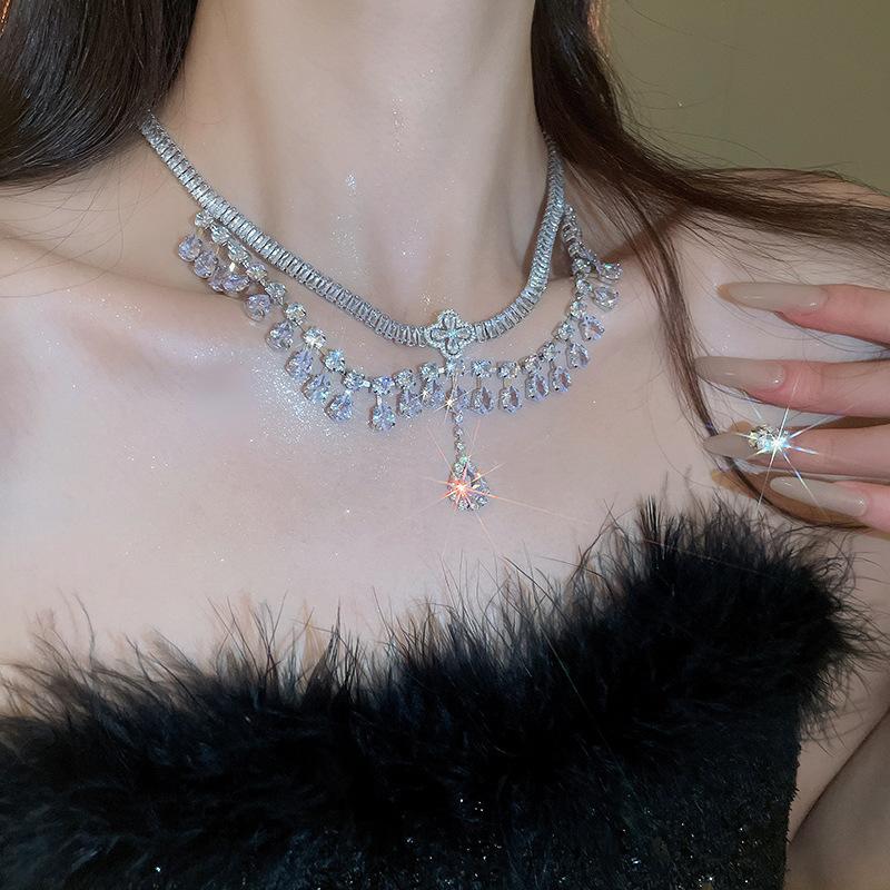 Light luxury diamond-encrusted water drop necklace, fashionable personality, heavy industry neck chain, bridal evening dress, high-end accessories