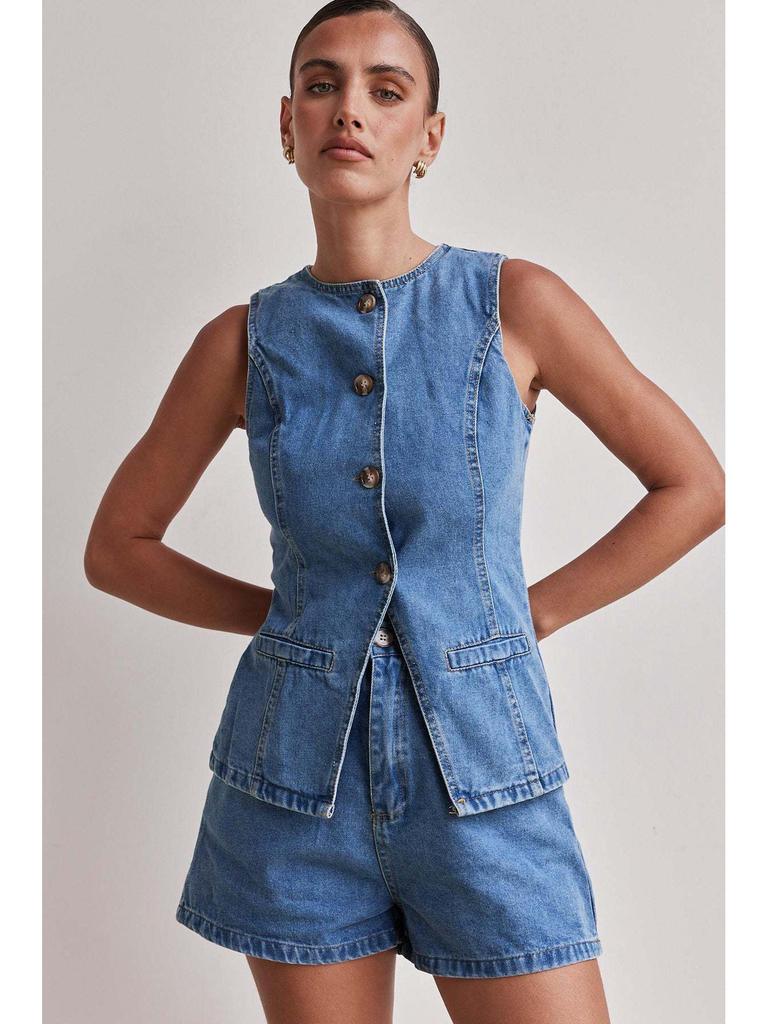 Sleeveless Denim Two-Piece Set for Women: Button Design High-Waisted Shorts, Trendy & Casual European-American Style 2026.