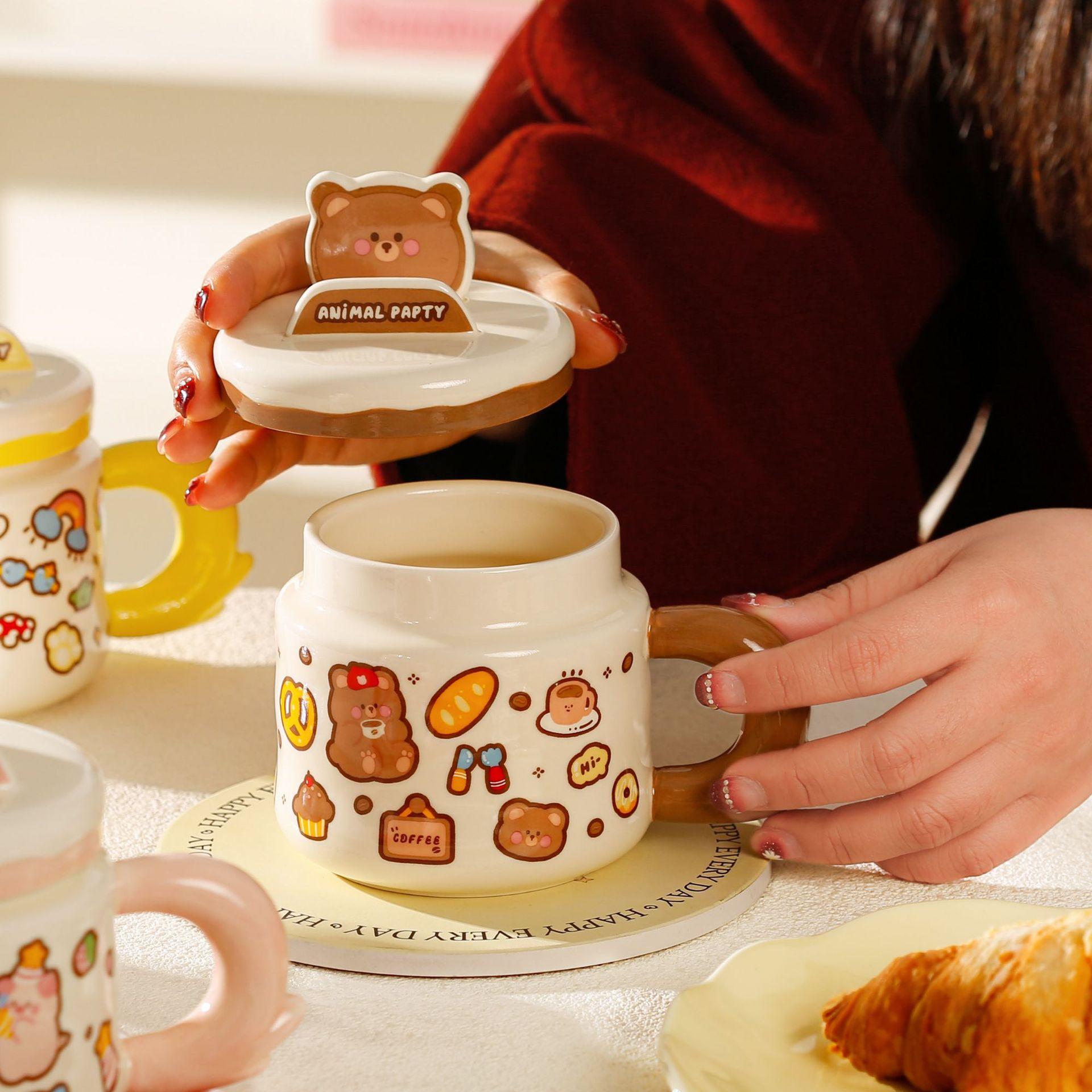 

Cute Cartoon Ceramic Cup High Value Mobile Phone Stand Mug with Lid for Girls Gift Couple Water Cup for Girlfriend 301-400ml