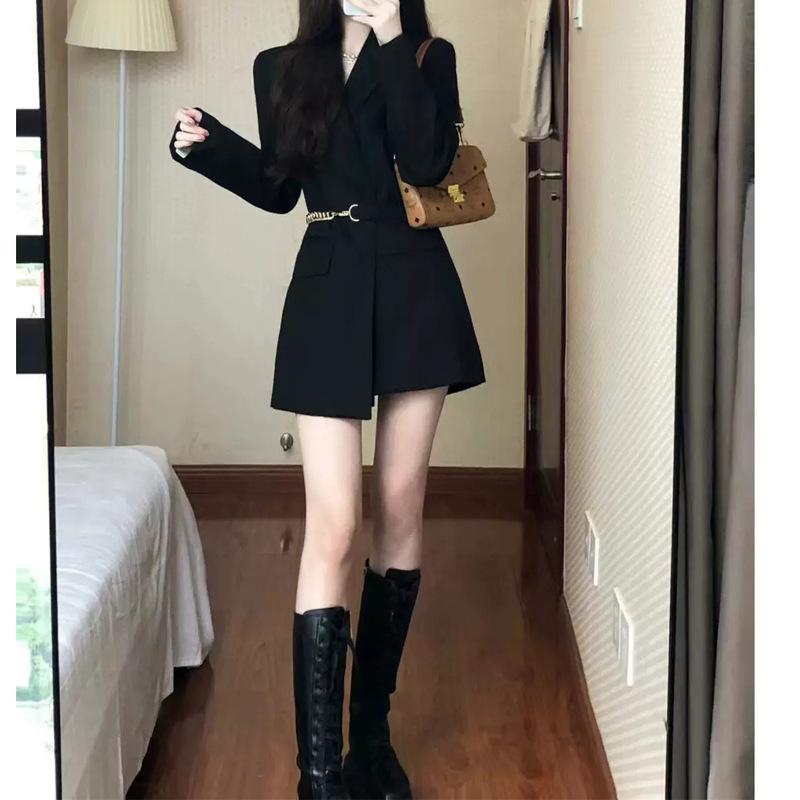 

Женский осенне-зимний костюм-юбка