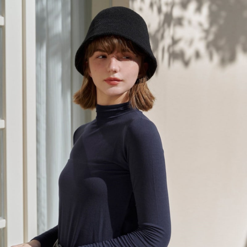 

LALA Wool Handcrafted Knit Hat - Black ONE