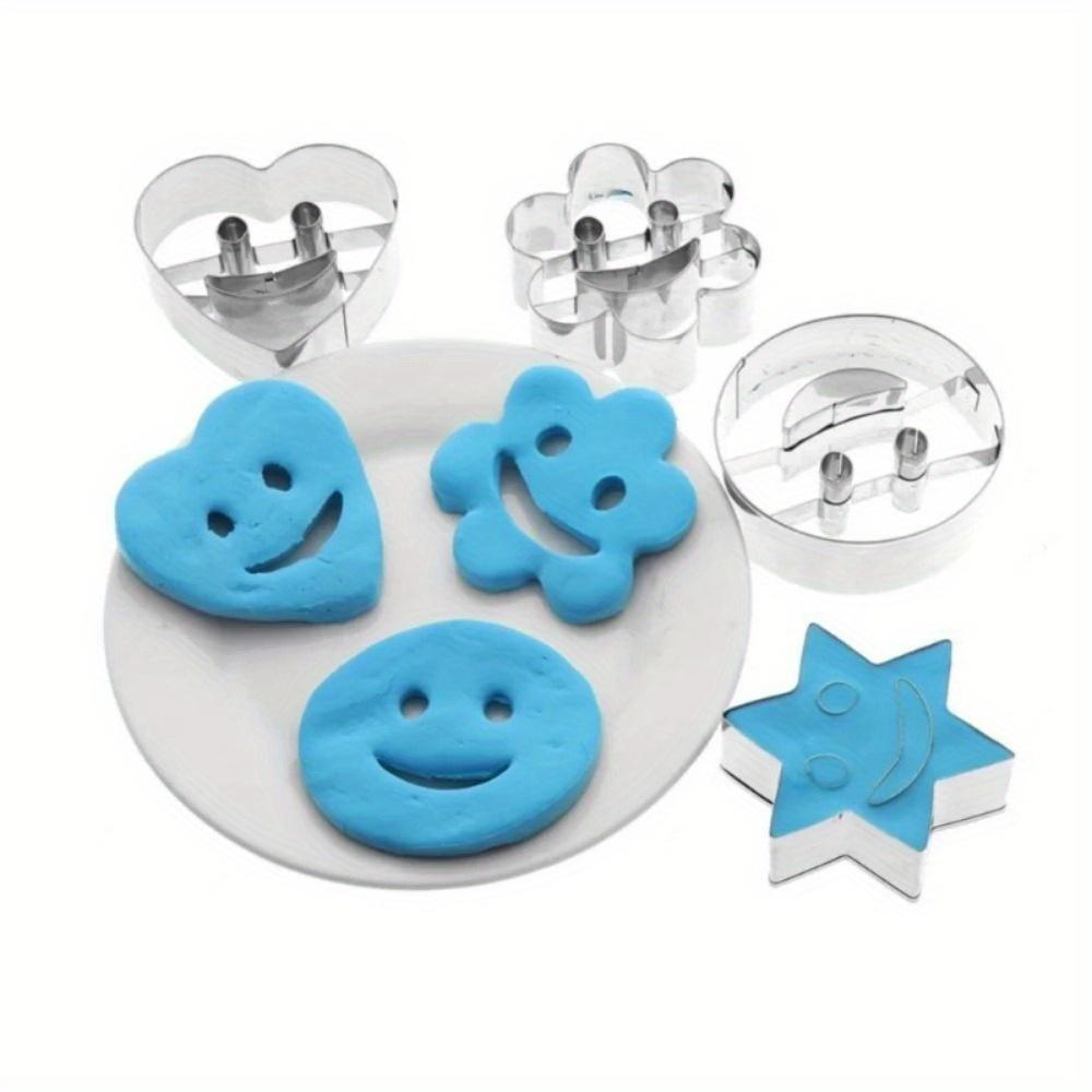 1PC Smile Face Christmas kitchen Baking Tools Stainless Steel Cookie Mold 3D cake Mold Creative Biscuits Cutting