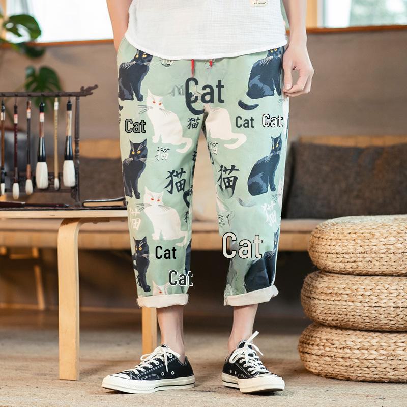 

Мужские джинсы с принтом в стиле ретро с рисунком из мультфильмов — потертости, китайский стиль, прямой крой 9-точечный (2021) M зелёный