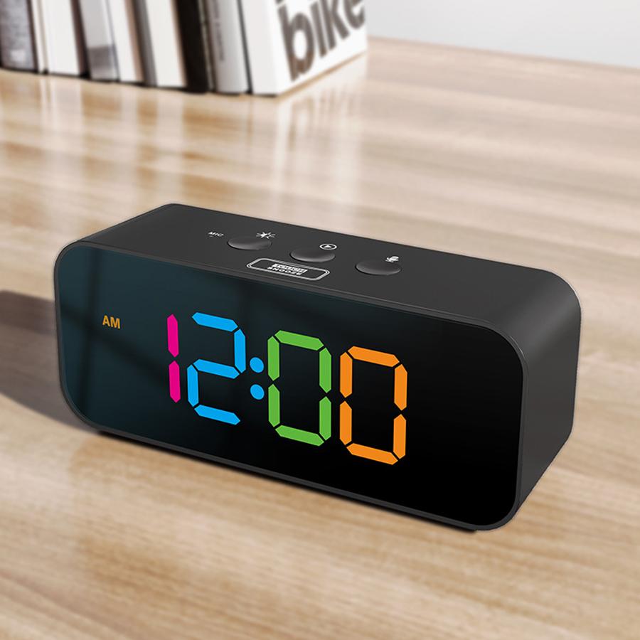 

1 шт. новые цифровые записывающие часы с большим цветным экраном RGB, могут записывать три вида звукового будильника, режим сна, режим голосового управления, т чёрный