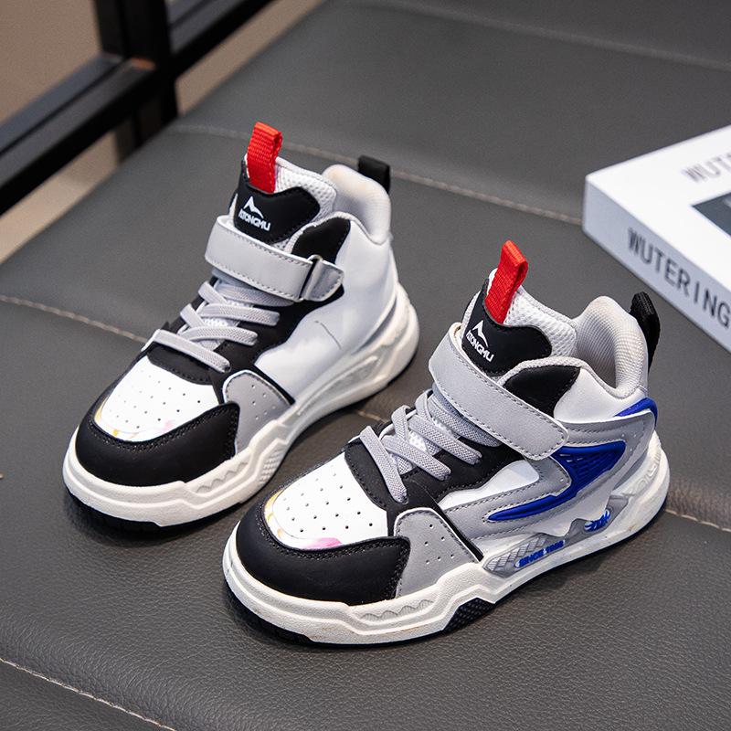 Nye barnemotesneakers med høy ankel for gutter og jenter med høykvalitets utendørssportssko