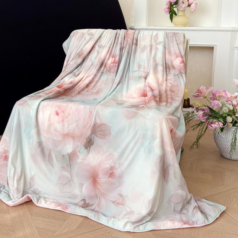 Summer Silk Quilt: Digital Print Floral Air Conditioning Comforter