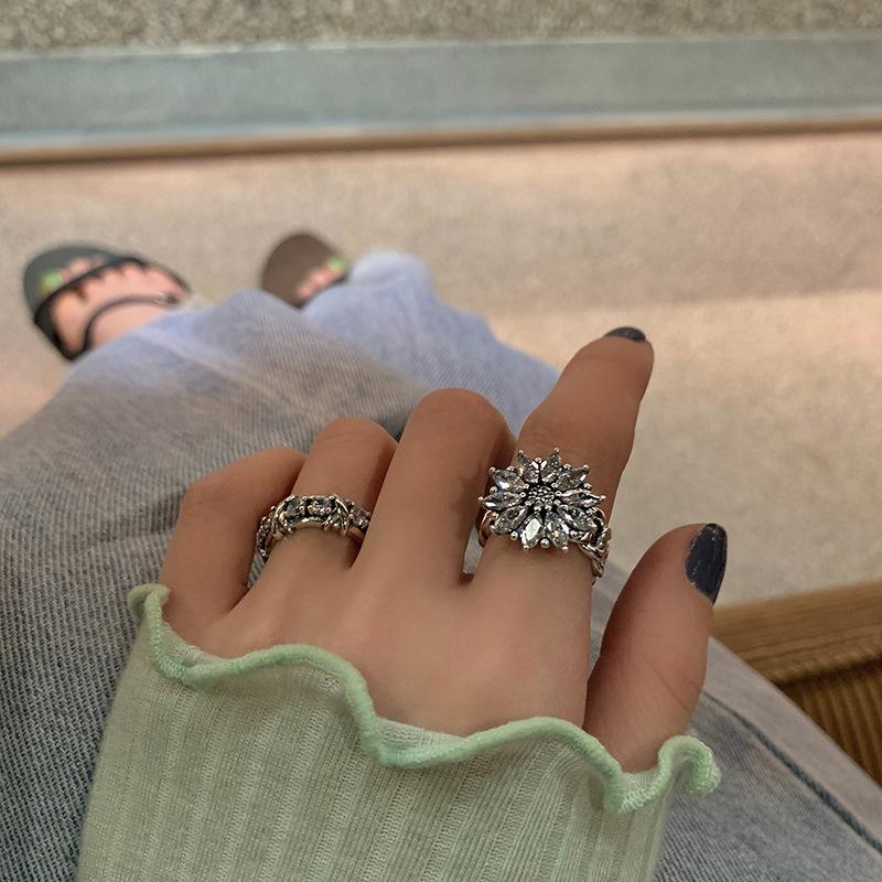 Chic Minimalist Korean Inspired Rhinestone Floral Ring For Fashionable Women