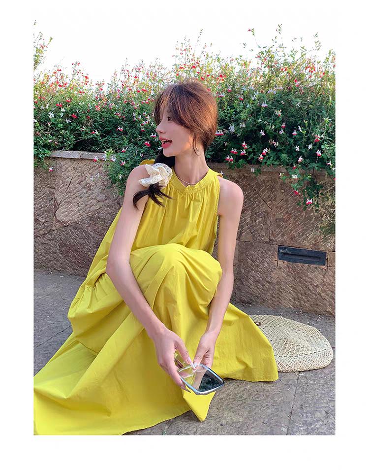 Elegant Yellow Sleeveless Halter Neck A-line Dress - Women's Retro Resort Style.
