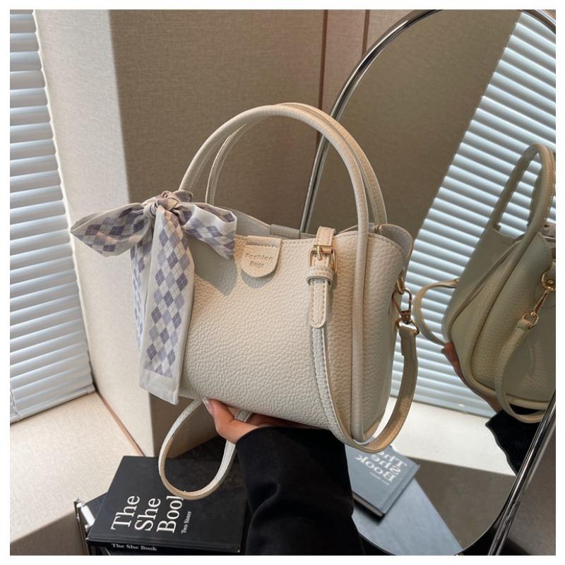 Popular small bag women's new summer versatile simple messenger bag portable bucket bag