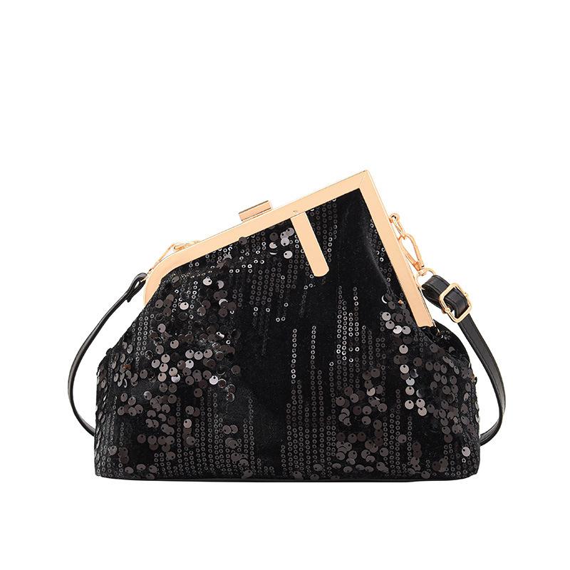 Women's bag new 2025 European and American fashion sequins retro shoulder bag ins Internet celebrity fringed messenger dinner bag