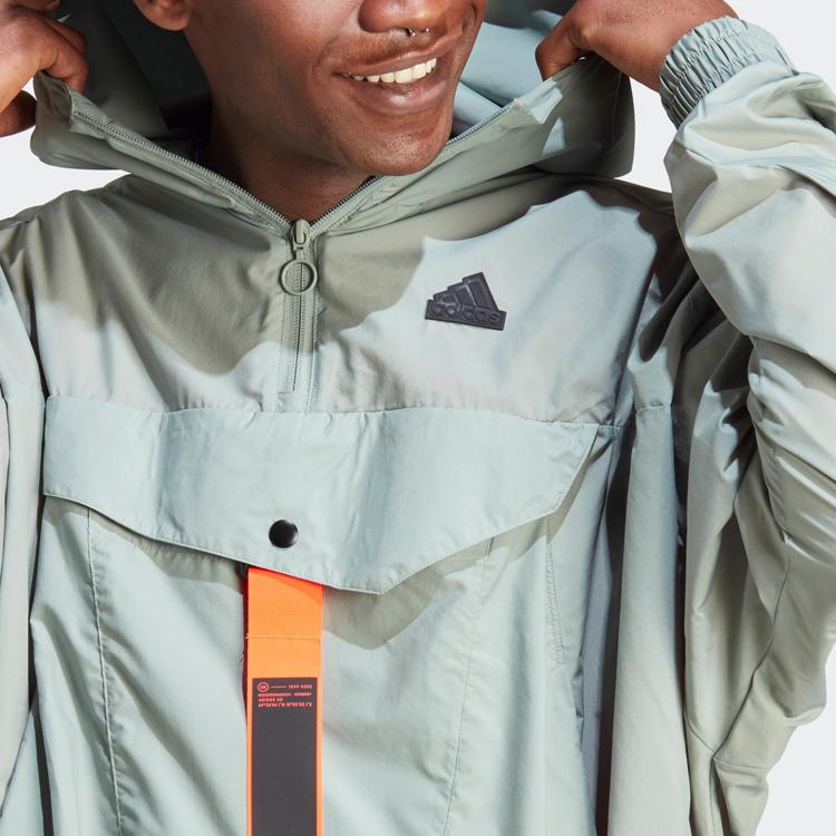 Adidas City Escape Premium Kapuzen-Sportjacke Herren Oberbekleidung Silbergrau Grün IC3725