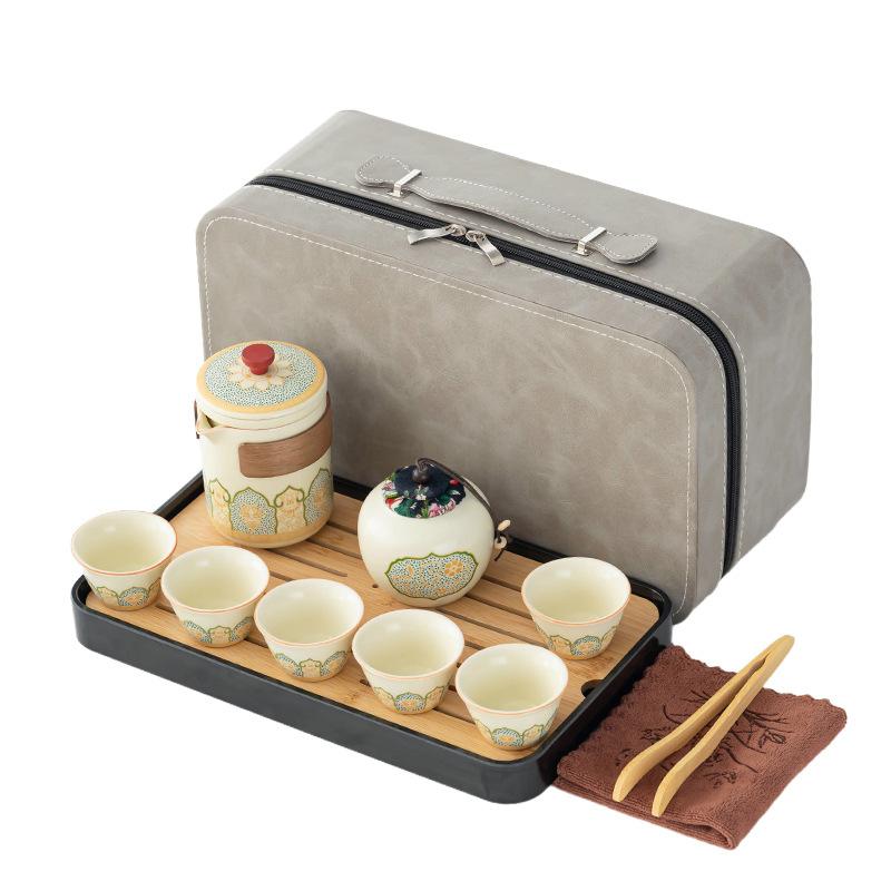 Kung Fu tea set will be sent to the customer company for the anniversary celebration of the opening of the Ru kiln ancient rhyme pot.  gift