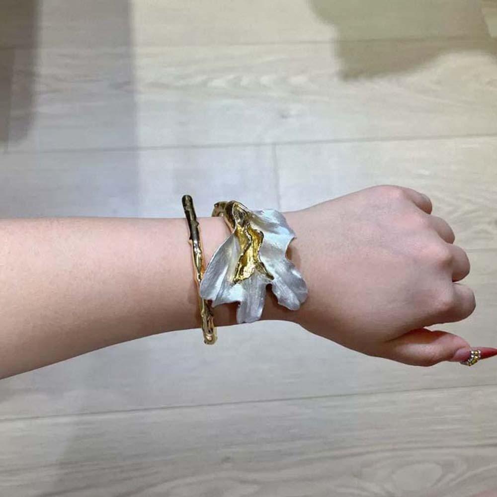 Openable Tulip Bangle Exaggerated Metal Flower Bracelet Classical Golden and White Bangle Girls
