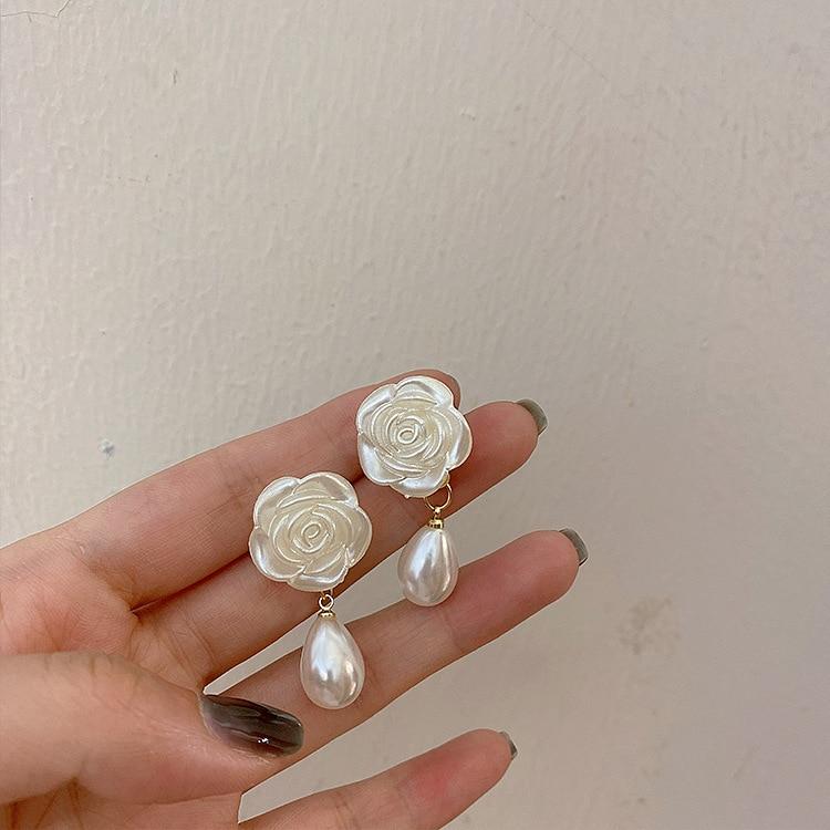 Retro Pearl Flower Earrings Women 'S Jewelry All Match Elegant Look Temperament Bridal Pendant Present Gift Idea AccessoriesVintage Pendant