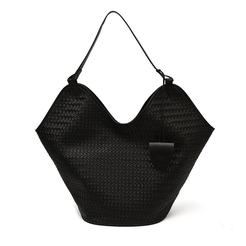 2026 Autumn Korean Woven Texture Bucket Bag - Trendy Large Capacity Shoulder Bag for Women and Kids